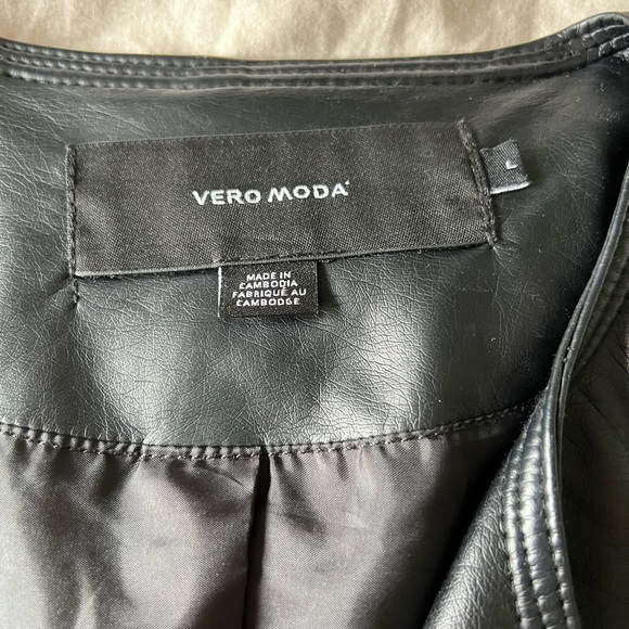 Vero Moda black fake leather jacket size large - Picture 2 of 3